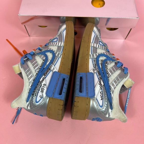 Off-White : Nike Air Rubber Dunk - Picture 4 of 11